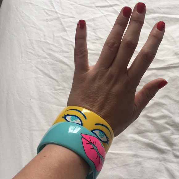 π₯ VINTAGE Bright Eye & Hot Pink Lip Bangles π₯ - Picture 8 of 8